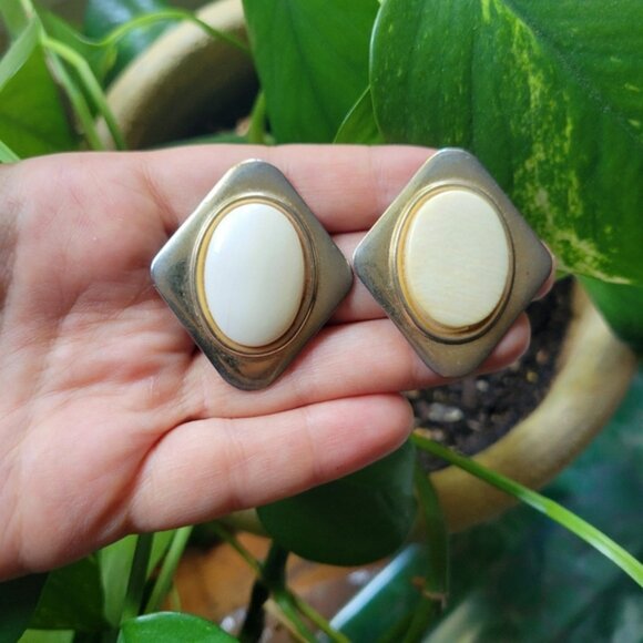 Vintage Modernist Chunky Stud Earrings - Picture 7 of 12